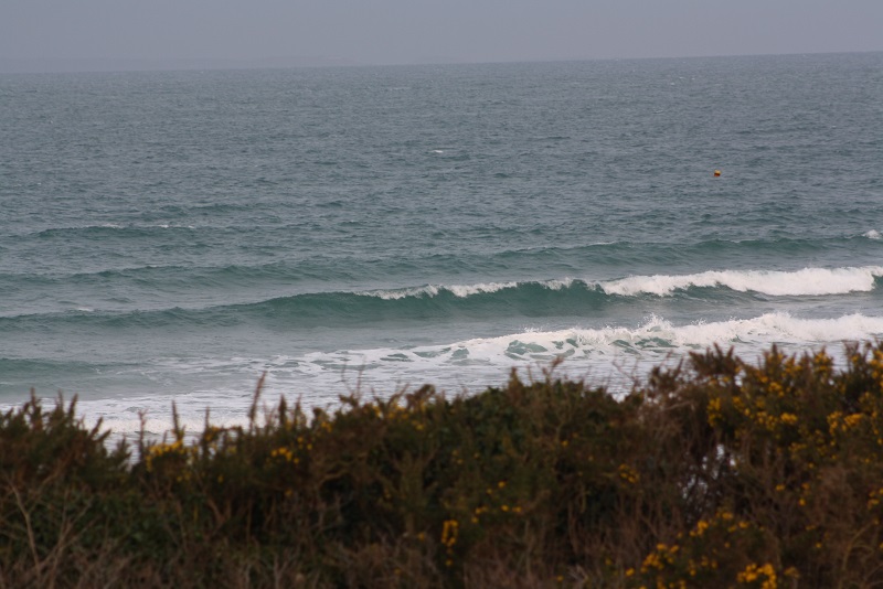 Pas de vagues  ce matin, houle en hausse vent OSO soutenu avec rafales dans l’après midi