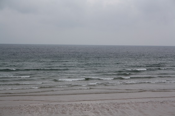 Aujourd’hui de minuscules vagues Aujourd’hui de minuscules vagues
