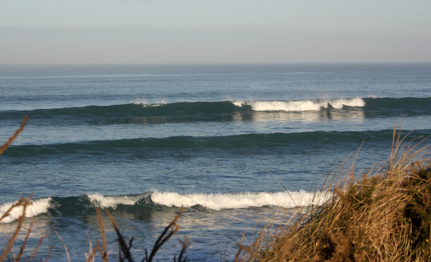 Houle d’ouest propre et vent faible ce matin Action !!! Houle d’ouest propre et vent faible ce matin Action !!!