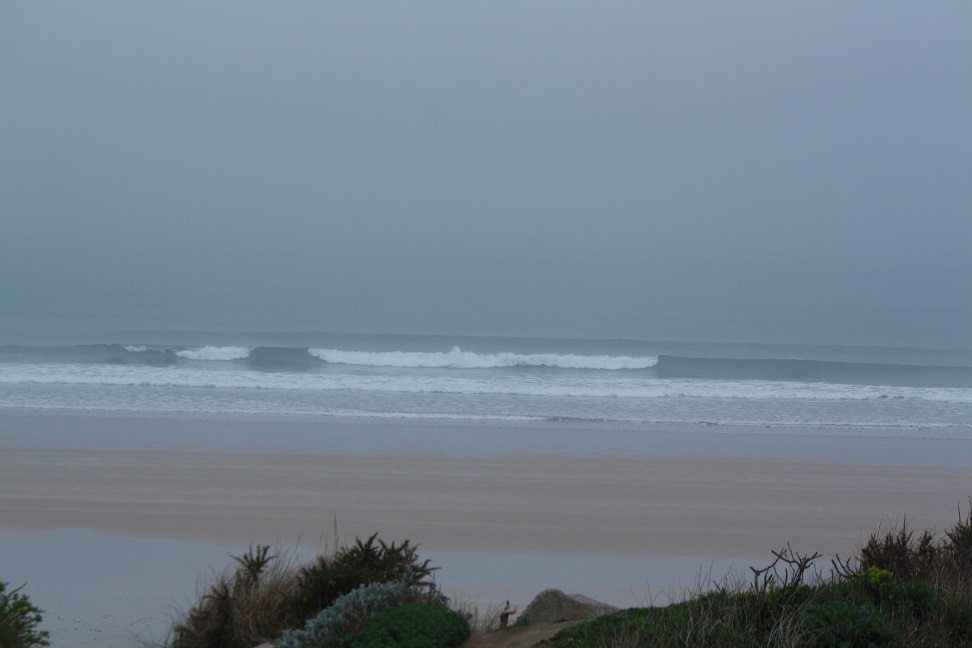 Houle en baisse et brouillard Houle en baisse et brouillard