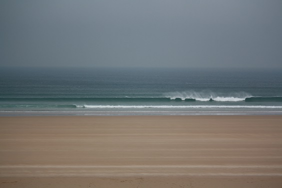 Petites vagues et risque d’orage