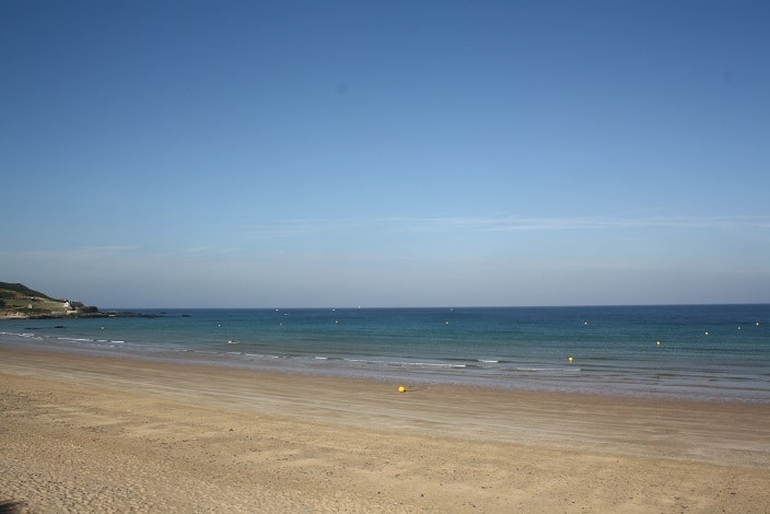 Mer plate et vent off shore soutenu Mer plate et vent off shore soutenu