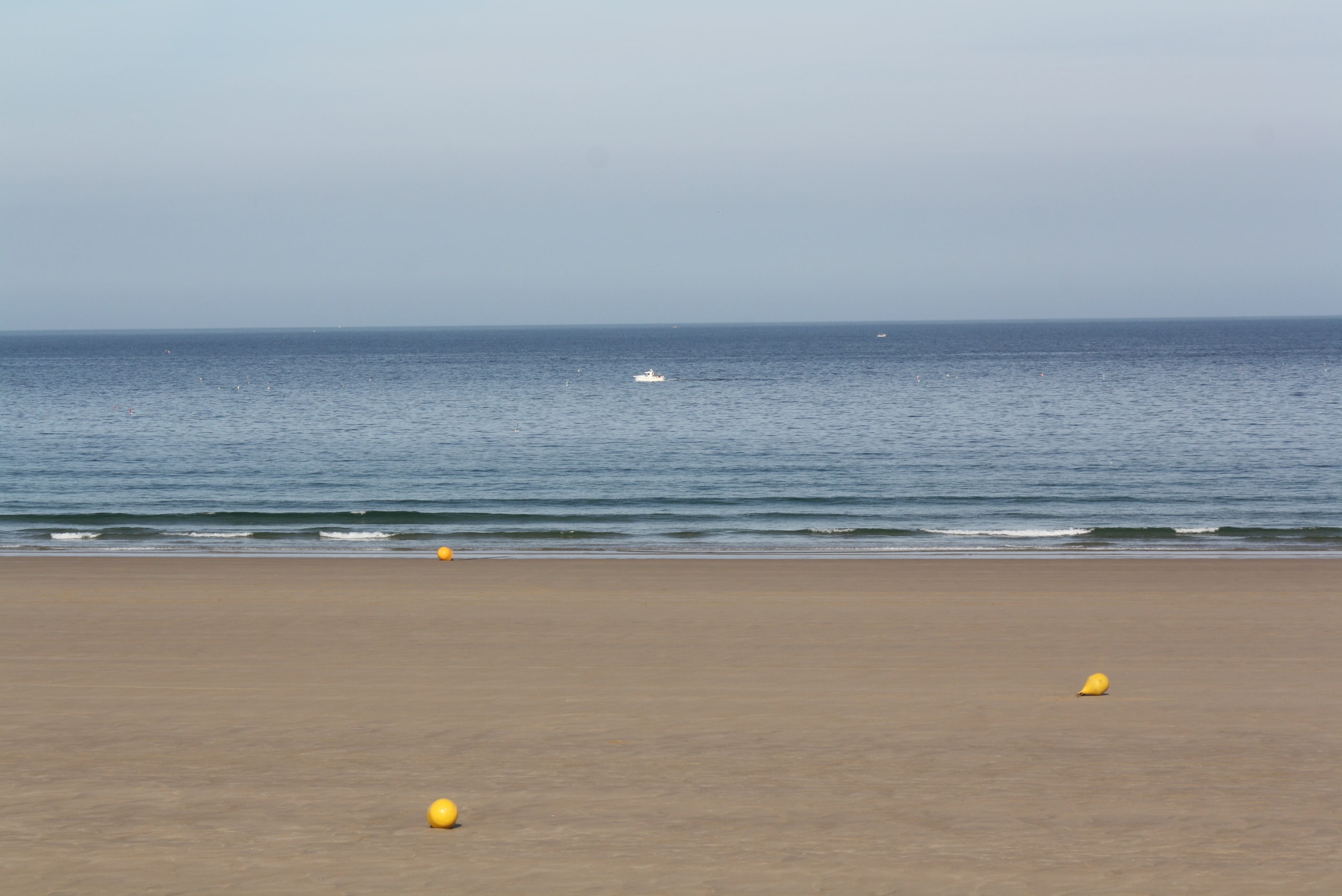 Encore de toutes petites vagues aujourd’hui.. Encore de toutes petites vagues aujourd’hui..