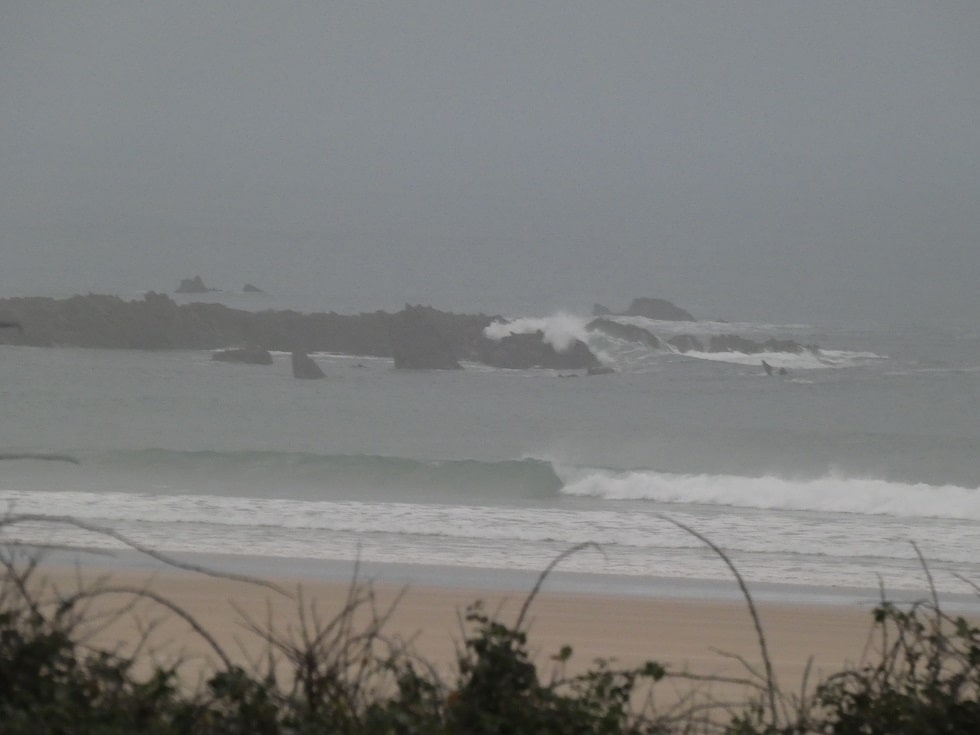 Houle longue d’Ouest et vent d’Est