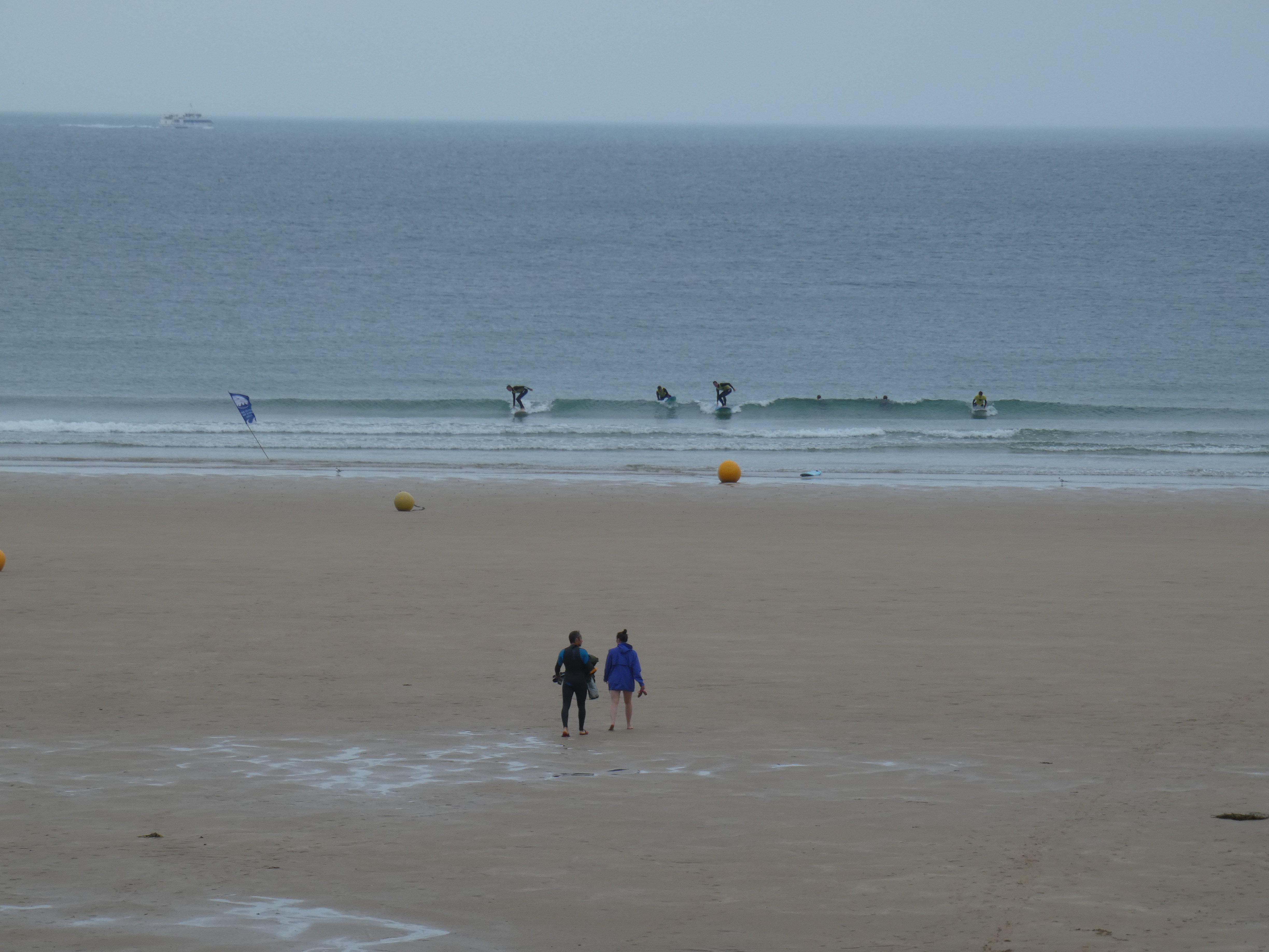 petites vagues mais surfables petites vagues mais surfables