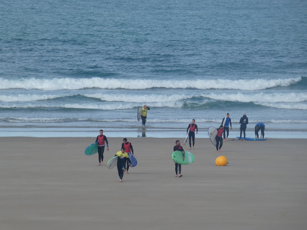 Changement de saison mais toujours de l’action à l’école de surf