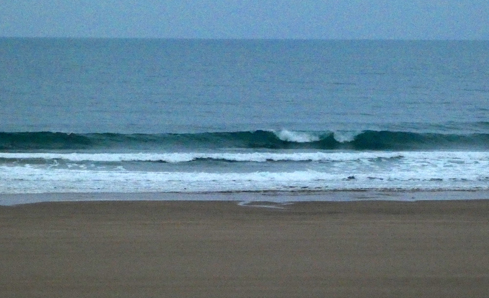 Petite houle propre vent ENE faible / retour au calme Petite houle propre vent ENE faible / retour au calme