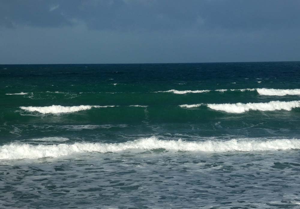 Vent et houle d’ouest en hausse, surf très moyen ! Vent et houle d’ouest en hausse, surf très moyen !