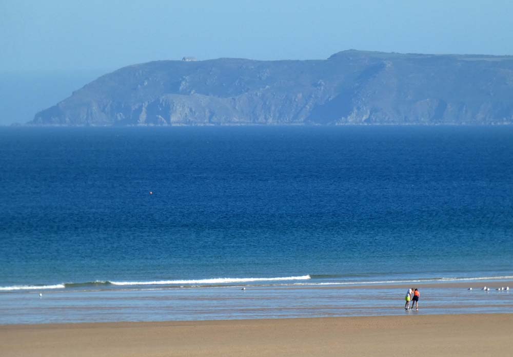 Pas de vagues clame flat, vent ENE en hausse Pas de vagues clame flat, vent ENE en hausse