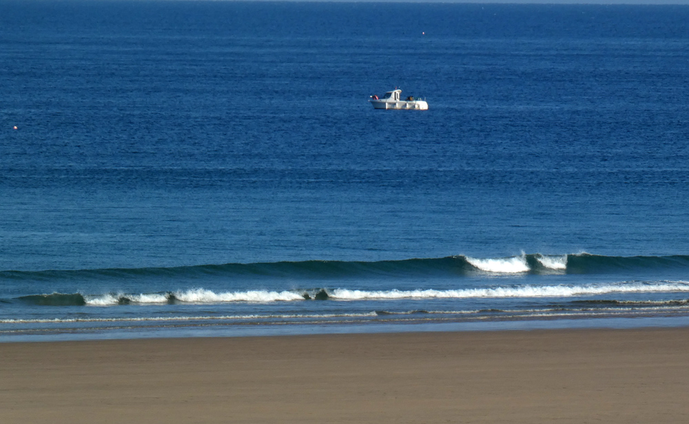 Pas houle vent ENE modéré NO SURF !! Pas houle vent ENE modéré NO SURF !!