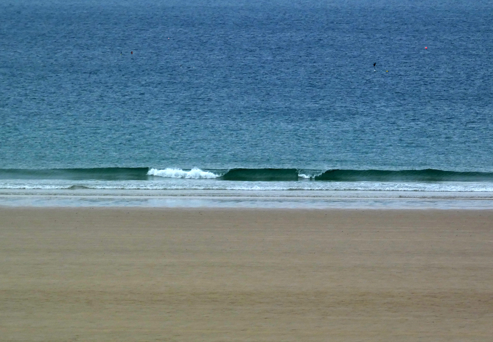 Pas de houle Micro vagues vent ENE modéré Pas de houle Micro vagues vent ENE modéré