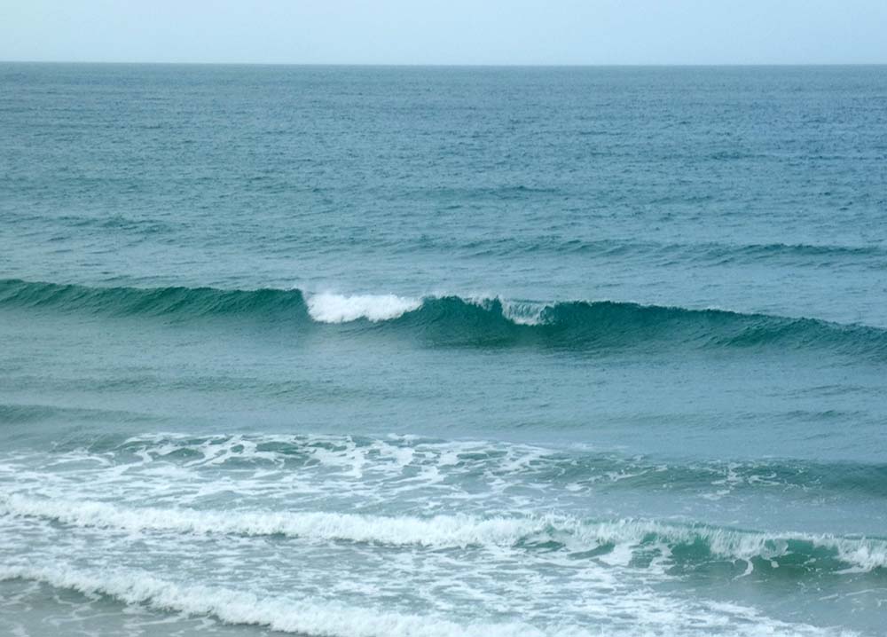 Petites vagues plan d’eau ridé vent de SUD modéré